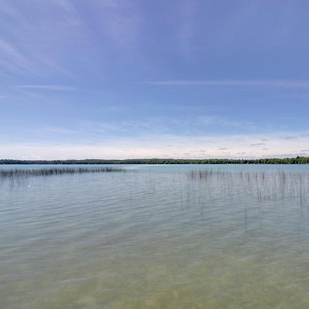 Lakefront Deer River Apt With Dock, Fire Pit And Patio Exterior foto